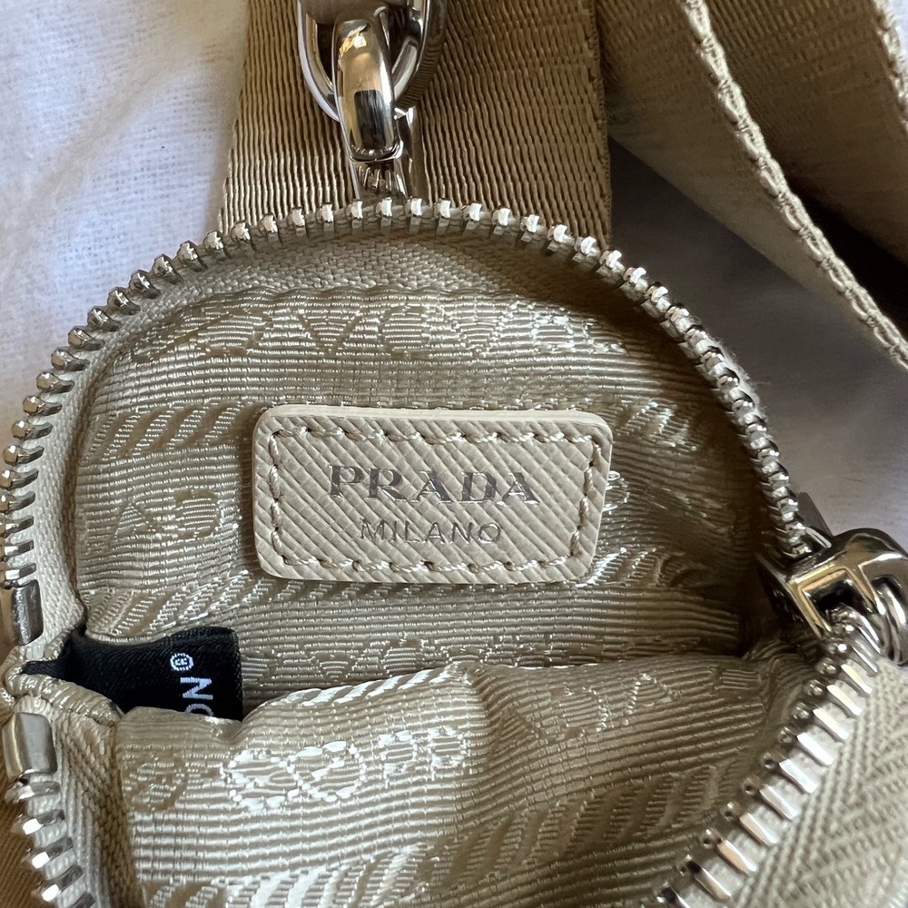 Prada 2005 Re-Edition Re-Nylon Bag - Picture 11 of 16